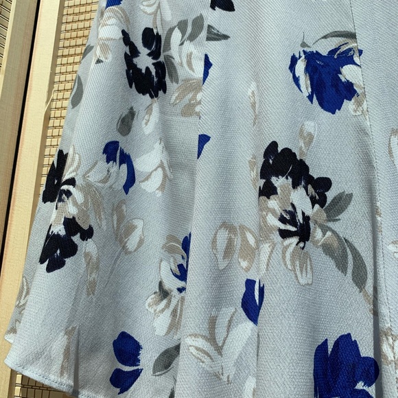 Banana Republic Summer Flower Skirt - Picture 6 of 13